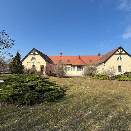 Festetich Kastelyszallo Es Zsuzsanna Hotel Szeleste Zewnętrze zdjęcie