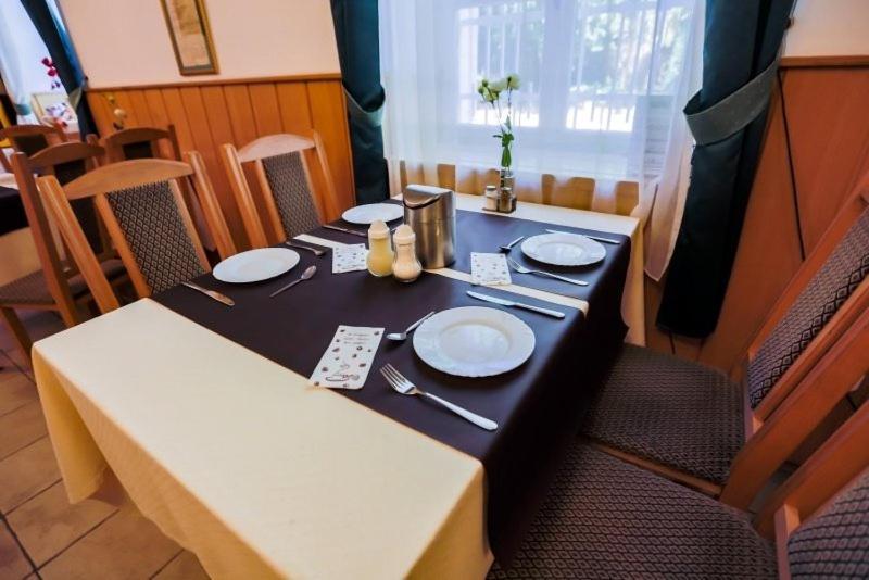 Festetich Kastelyszallo Es Zsuzsanna Hotel Szeleste Zewnętrze zdjęcie