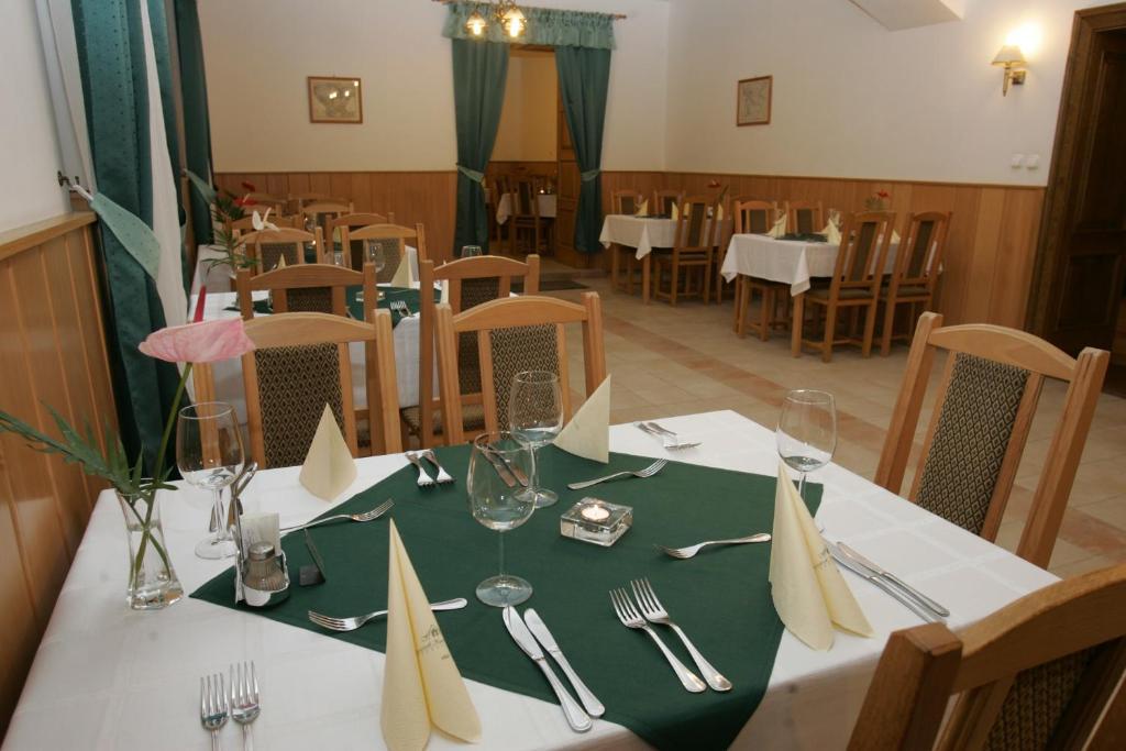 Festetich Kastelyszallo Es Zsuzsanna Hotel Szeleste Zewnętrze zdjęcie